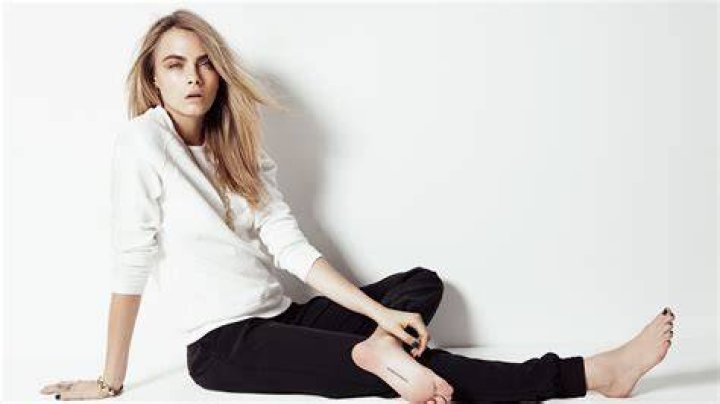 21 Cara Delevingne&rsquo;s Feet Pictures of 2022
