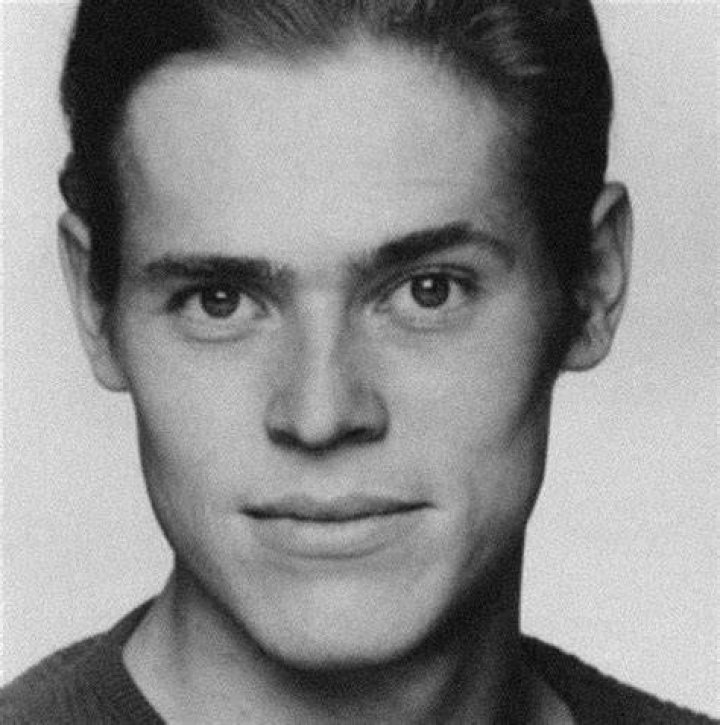 A very young Willem Dafoe with his loving family ( Circa 1965 ) r