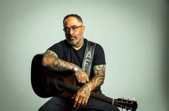 Aaron Lewis - Am I The Only One (Official Music Video) - aaron lewis cover songs youtube