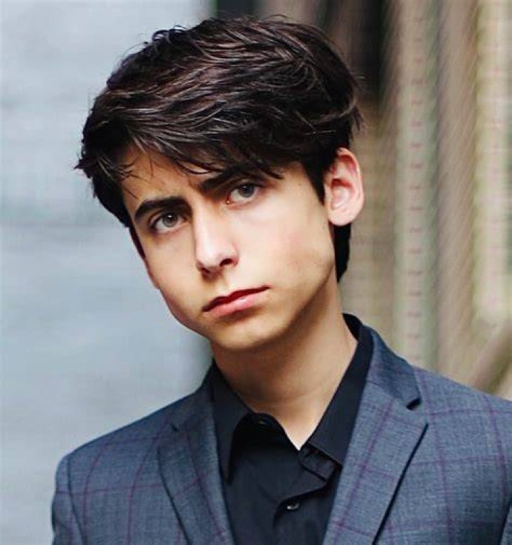 Aidan Gallagher tuvo un pequeño papel en Modern Family, pero nadie lo