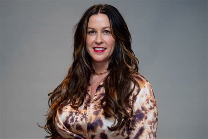 Alanis Morissette says fame was a lonely experience