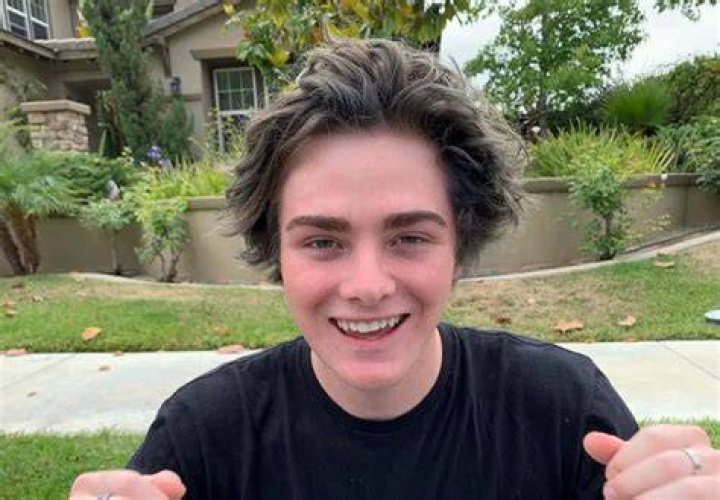 Alex Warren Tik Tok Age, Net Worth, Height, David Dobrik