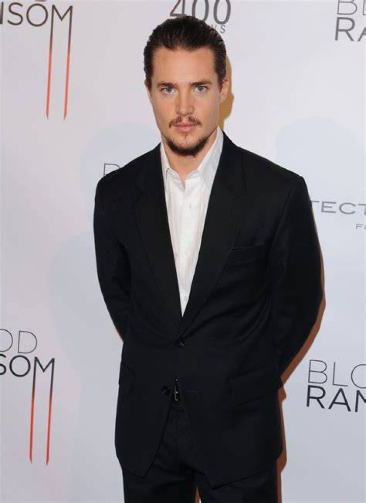 Alexander Dreymon Wife/Partner, Gay, Height, Body Net Worth, Bio