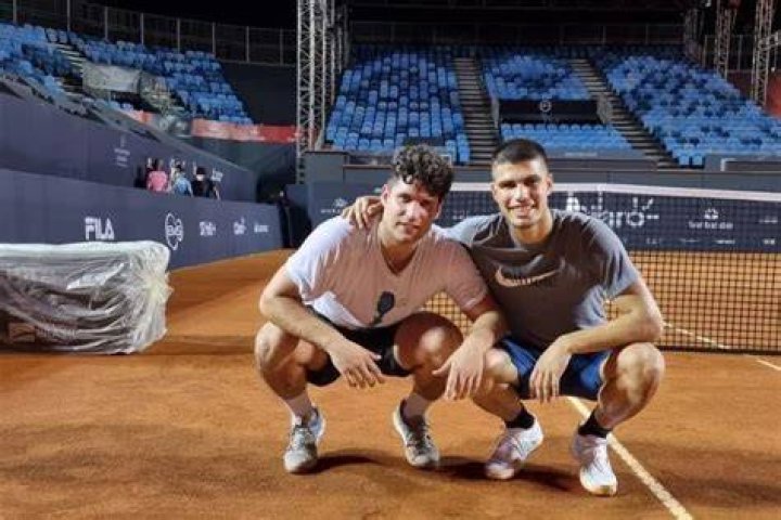 Alvaro Alcaraz Garfia Everything To Know About The Brother Of Carlos