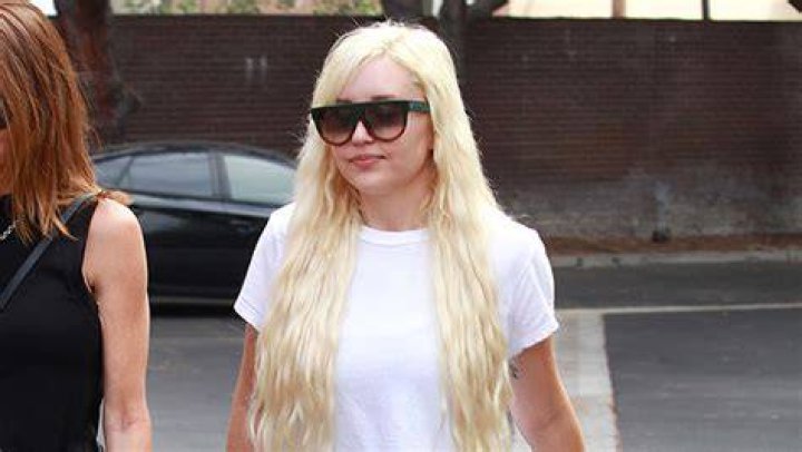 Amanda Bynes Reveals She Had Blepharoplasty Surgery in New Video Hollywood Life ·