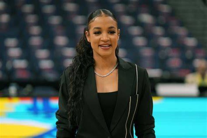 Andraya Carter, analyst on the SEC network, is excellent… Page 3