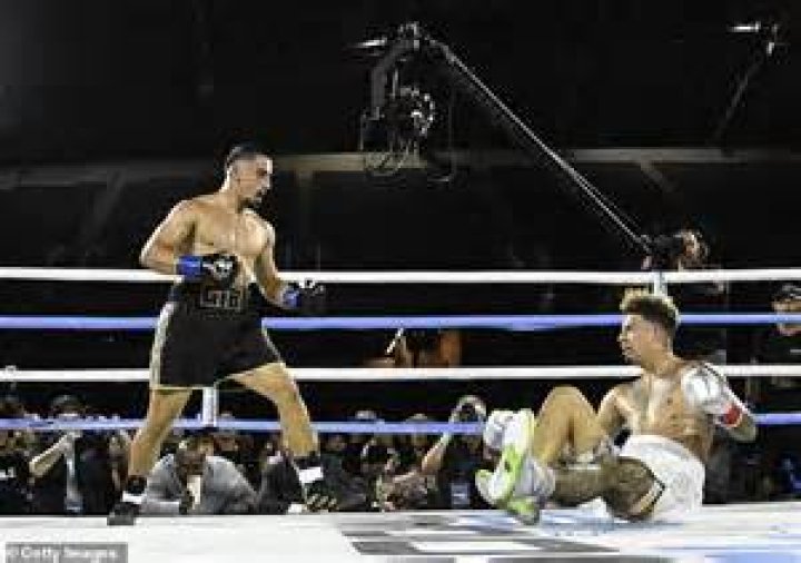 AnEsonGib defeats Austin McBroom in Kingpyn Boxing tournament
