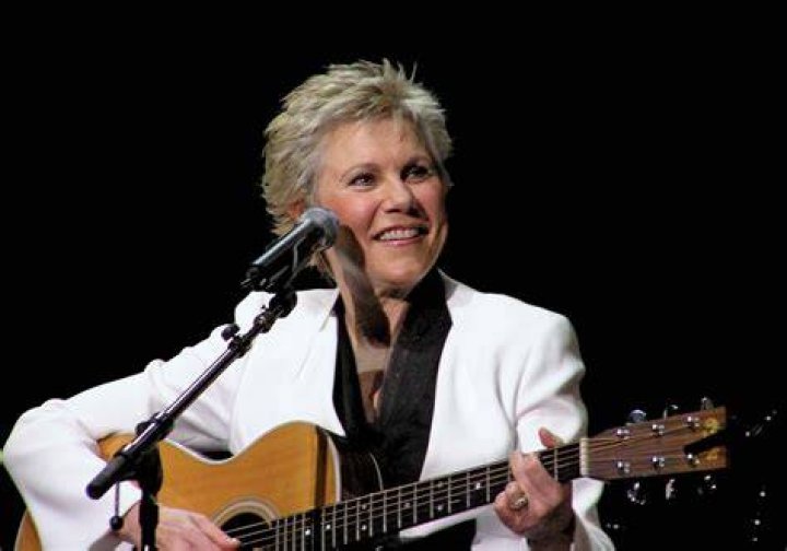 Anne Murray – Biography, History, Age, Weight, Height, Relationships
