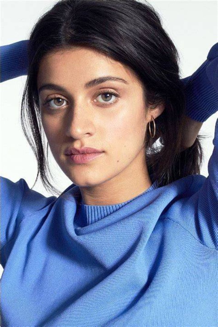 Anya Chalotra (Actress) Wiki, Age, Boyfriend, Family, Biography & More