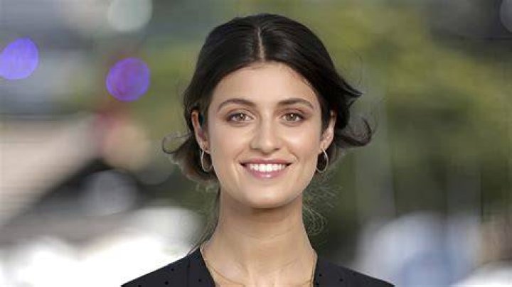 Anya Chalotra Net Worth 2023 Film Career Salary Cars Age