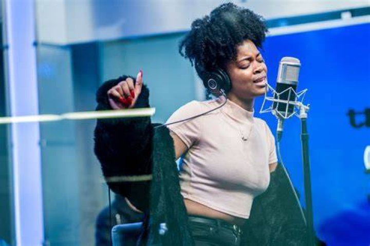 Ari Lennox Appears to Debut Reality Star Boyfriend on Instagram