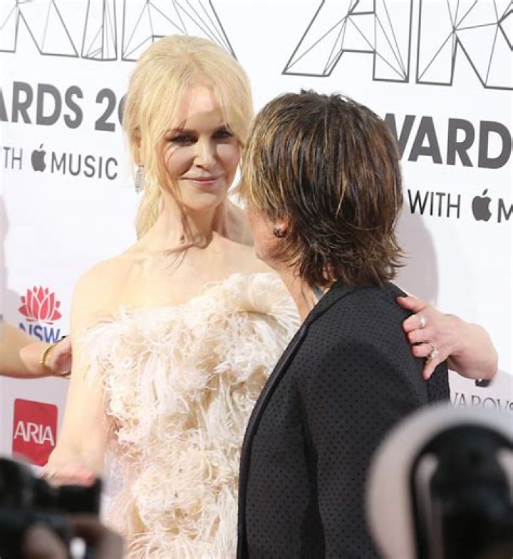 ARIA Awards 2018 Nicole Kidman stuns in skinny legs trousers and a