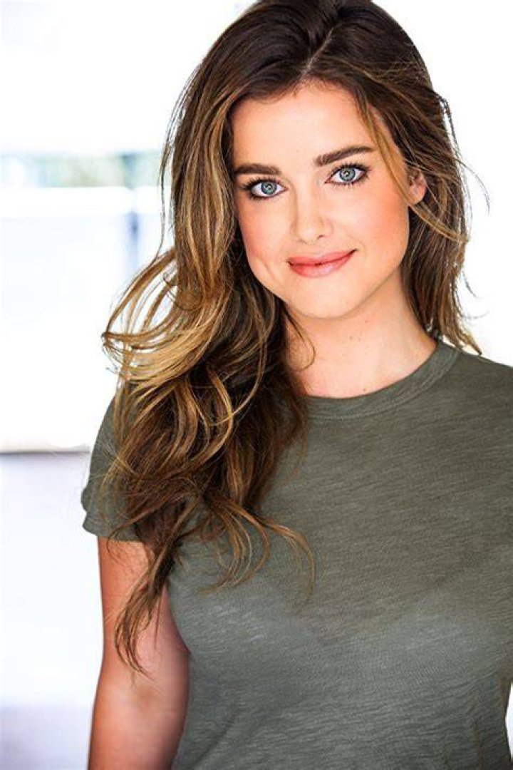 Ashley Newbrough Before Plastic Surgery Botox, Lips, Body