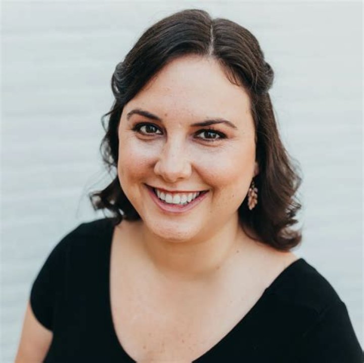 Bio Sarah Prager