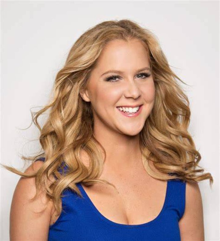 Blonde Female Comedian On Comedy Central Comedy Walls