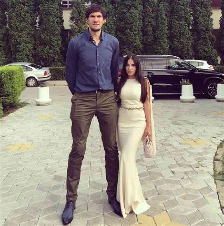 Boban Marjanovic wife, How big is his hand, ears, height, weight