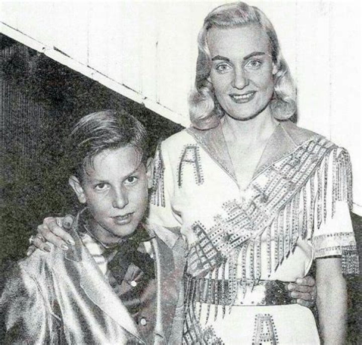 Bocephus with his mother Audrey Williams Audrey williams, Hank