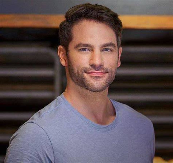 Brant Daugherty Biography, Age, Height, Girlfriend mrDustBin