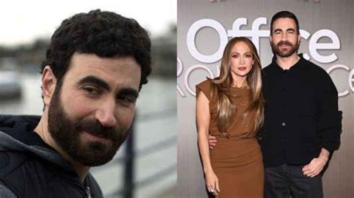 Brett Goldstein Family Wife, Kids, Siblings, Parents NewsFinale