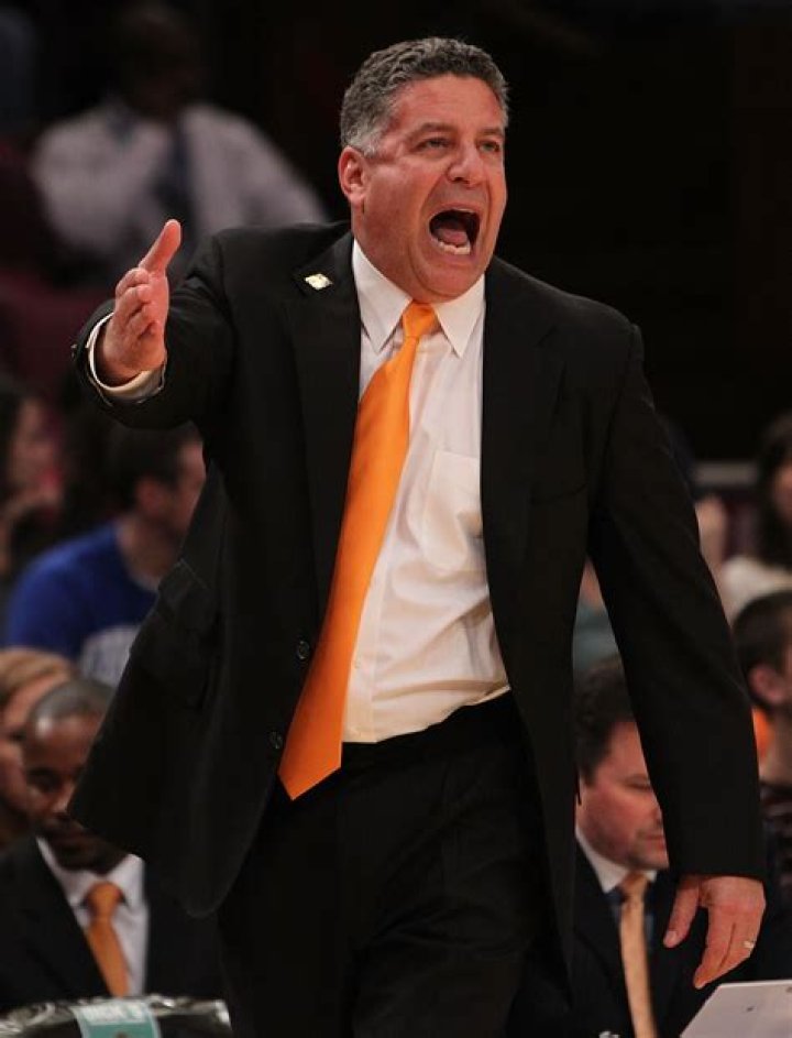 Bruce Pearl fired up after sweep of Bama, celebrates sweep with a broom