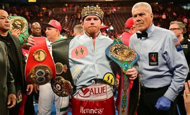 Canelo Alvarez's body measurements, height, weight, age.