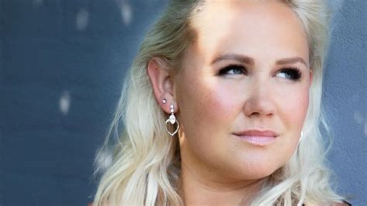 Cecilie Schmeichel laver smykker, der hylder kvinders strækmærker 'Jeg