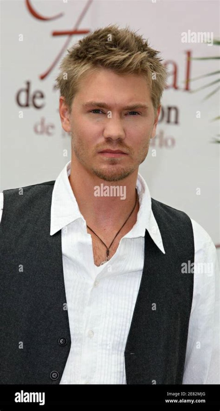 Chad Michael Murray's Wife Takes a Swipe at Sophia Bush