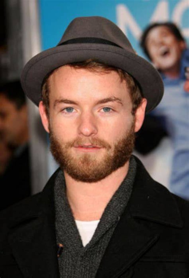 Christopher Masterson Biography, Height & Life Story Super Stars Bio