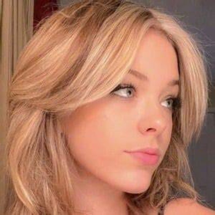 Cora Tilley (TikTok Star) Age, Birthday, Bio, Facts, Family, Net
