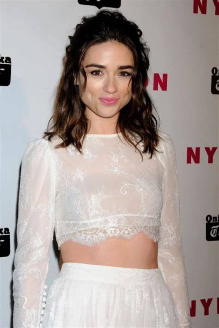 Crystal Reed hot