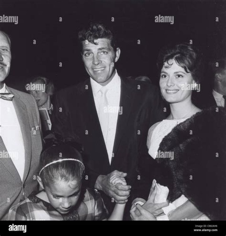 DALE ROBERTSON with daughter Rochelle Robertson 1960.Supplied by Photos