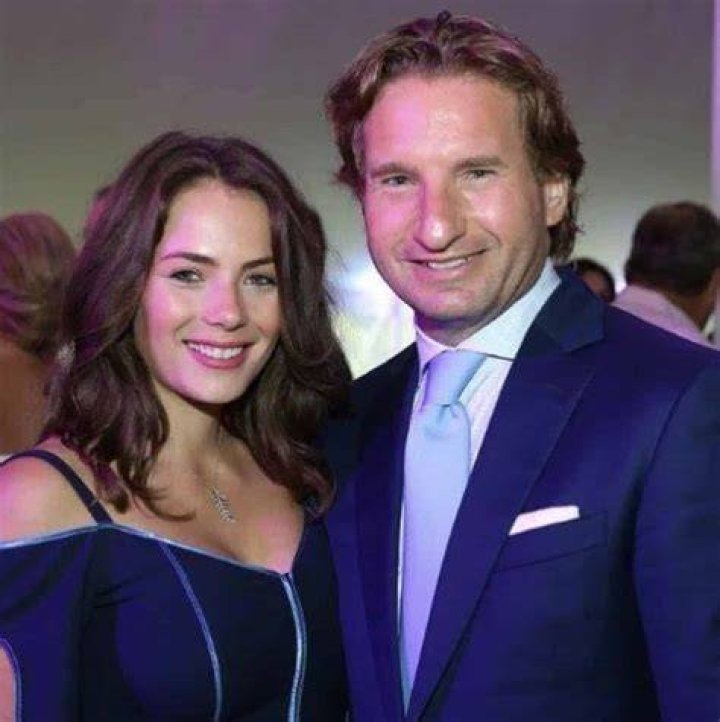 Dean Phillips Wife Meet Annalise Glick