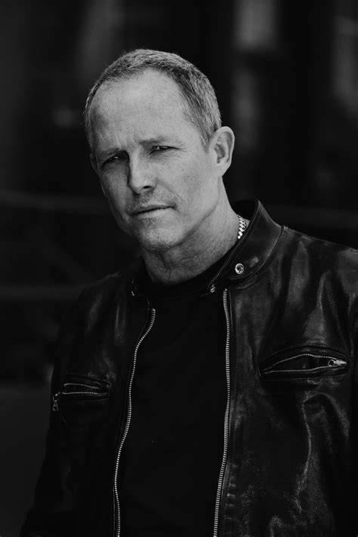 Dean Winters Biography IMDb