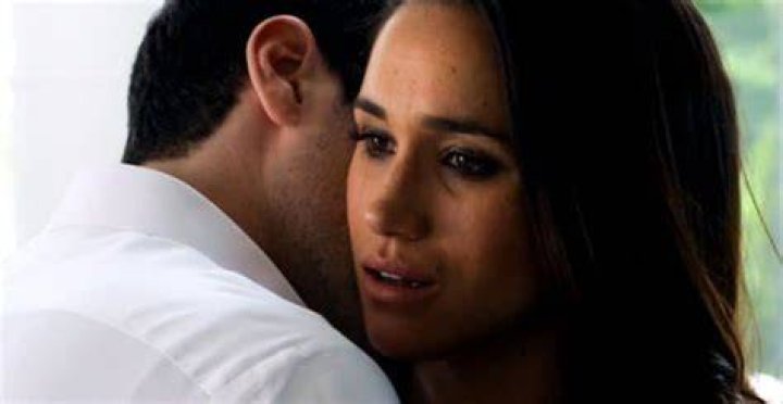 Did Rachel Zane Cheat On Mike Ross In Suits? Explained OtakuKart