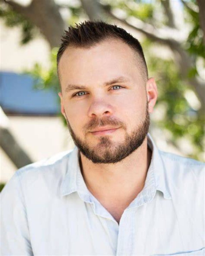 Dr Justin Dean Biography, Age, Wife, Nationality, Parents, Net Worth
