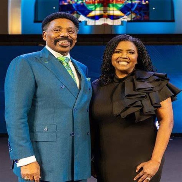 Dr. Tony Evans Engaged To Dr. Carla Crummie Wikipedia & Age