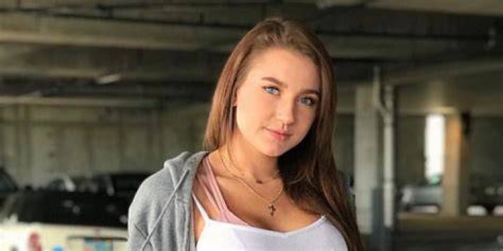Elizabeth Zaks Bio, Height, Age & Family Ultimate Celebrity Stories