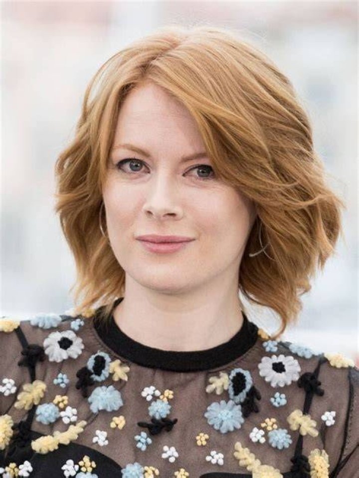 Emily Beecham Wiki & Bio