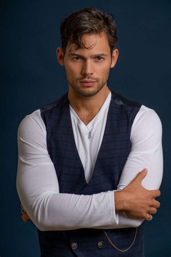 Emmanuel Palomares es Gael en Vencer el desamor People en Espa&ntilde;ol