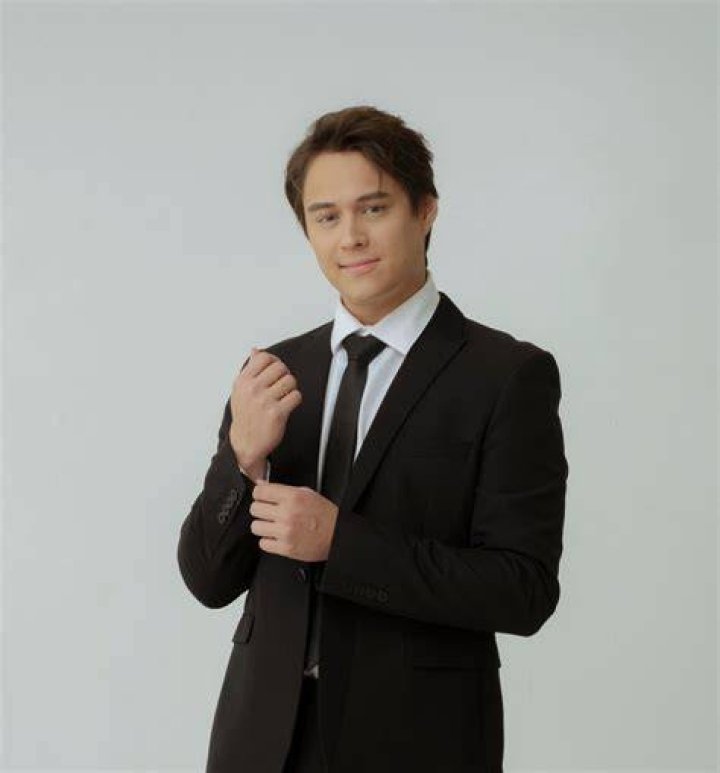 Enrique Gil One Of AbsCbn's Most Promising Young Actors Today