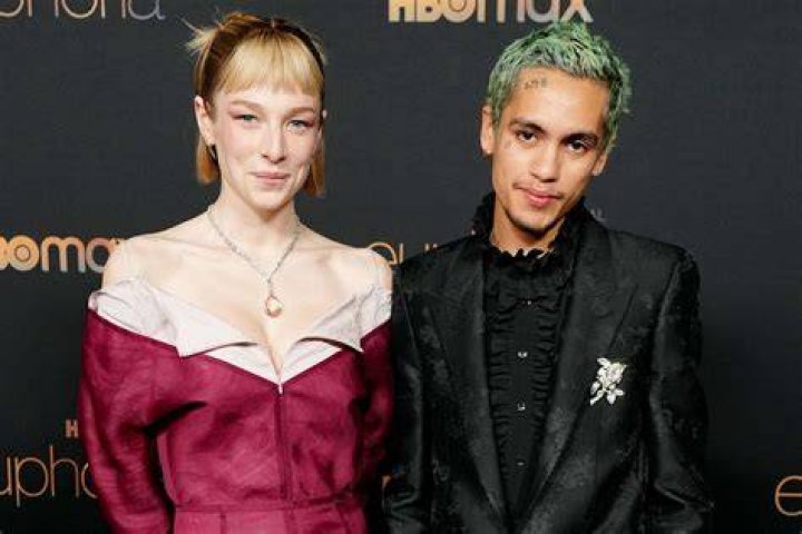 Euphoria&rsquo;s Dominic Fike and Hunter Schafer Confirm Their Romance