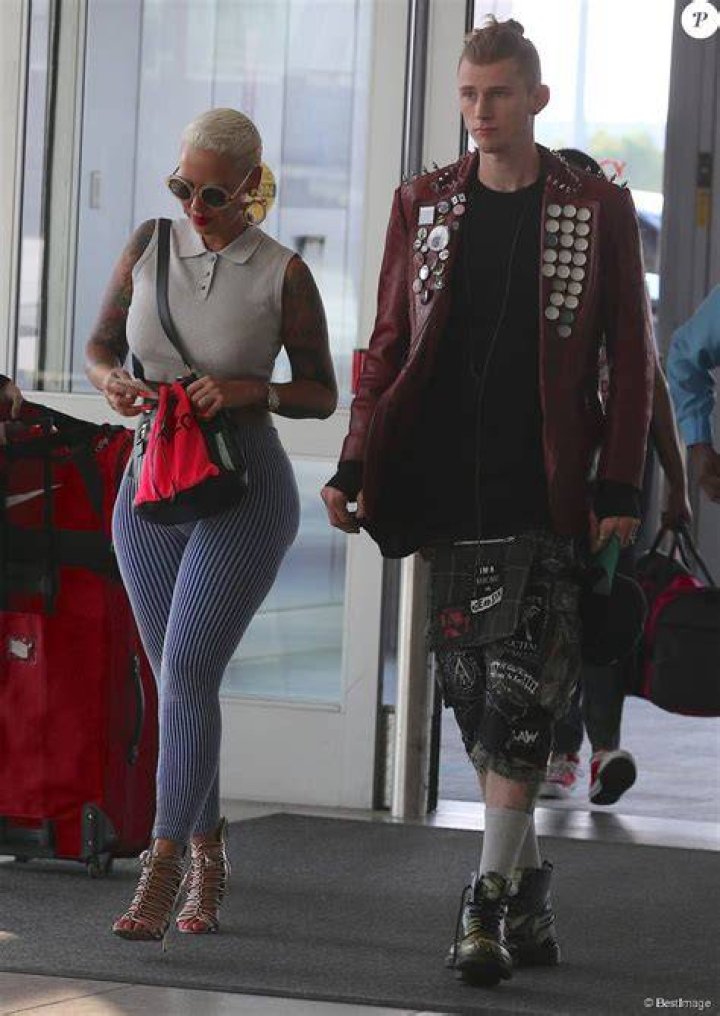 Exclusif Amber Rose et Machine Gun Kelly &agrave; l'a&eacute;roport de New York le