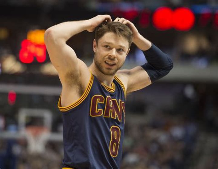 Former Cavalier Matthew Dellavedova is a married man