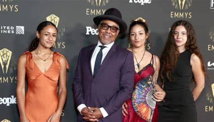 Giancarlo Esposito, Parents To Four Single Now! Smiles With