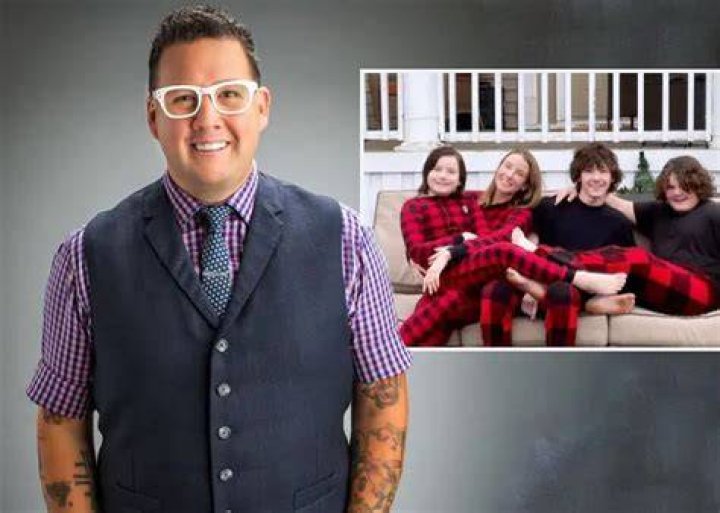 Graham Elliot Wife