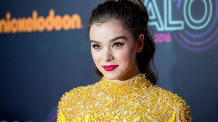 Hailee Steinfeld Net Worth 2024 Wiki Bio, Married, Dating, Family
