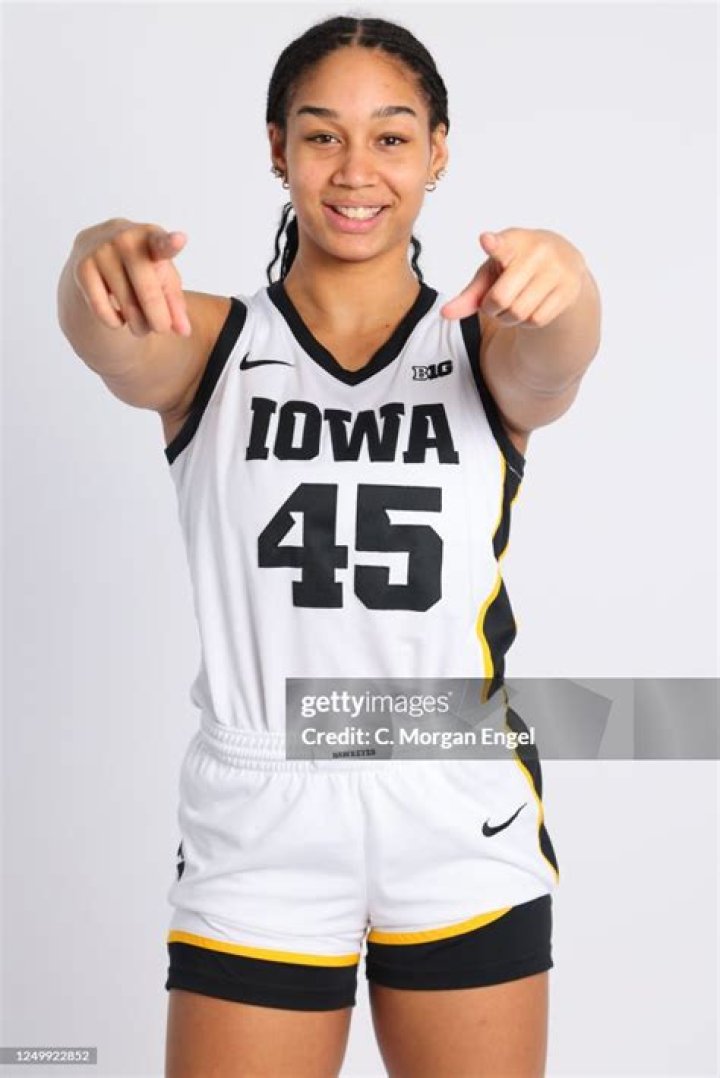 Hannah Stuelke's parents reflect on her surreal freshman season KGAN