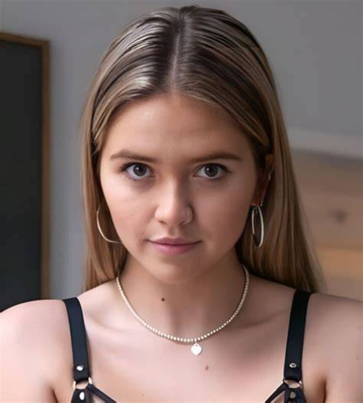 Hassarati Bio, Age, Wiki, Life, Career Enikaa us News