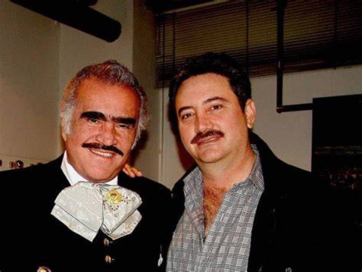 Hijo de Vicente Fern&aacute;ndez es diagnosticado con COVID19 El Diario NY