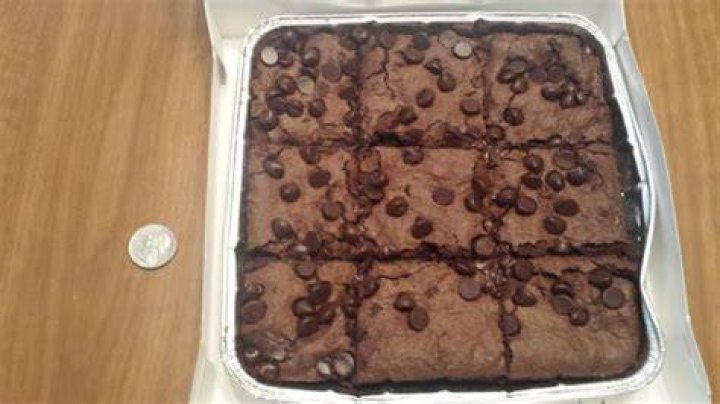 How big is the triple chocolate brownie at Pizza Hut? ·